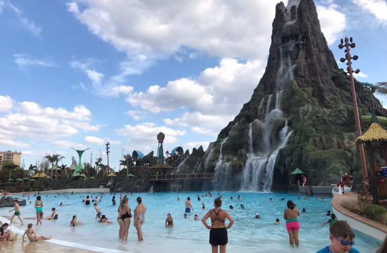 ⚠️ IMPORTANTE ‼️ Volcano Bay permanecerá cerrado desde el 2 de Noviembre 2020 al 1 de Marzo 2021.⁣